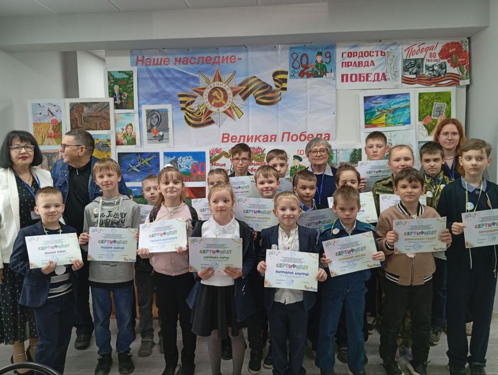 Андрей Рубанцов: Две команды кружка «Техно мир» Ровеньковского детского центра научно-технического творчества приняли участие в республиканских соревнованиях по начальному техническому моделированию «Первые ступени...