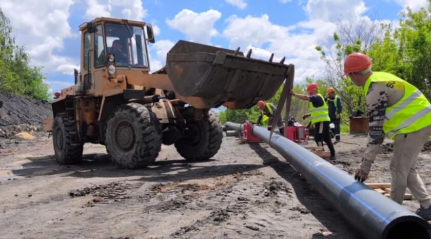 Специалисты из Брянской области планируют в июне завершить замену напорного коллектора протяженностью 1,8 км, который перекачивает на очистные сооружения стоки примерно половины подшефной Брянки