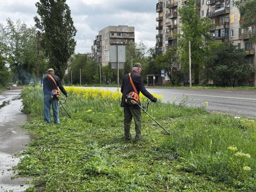 Сергей Колягин: Несмотря на дождливую и пасмурную погоду коммунальщики города Первомайска в течение дня активно выполняли свои трудовые обязанности