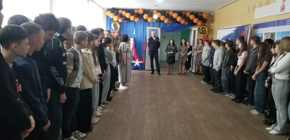 Андрей Рубанцов: В преддверии летних каникул в Ровеньковской школе № 6 им. О.В. Анащенко состоялась встреча, посвященная соблюдению правил дорожного движения