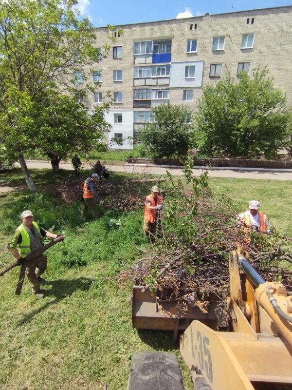 Андрей Рубанцов: Коммунальные службы города продолжают борьбу с мусором