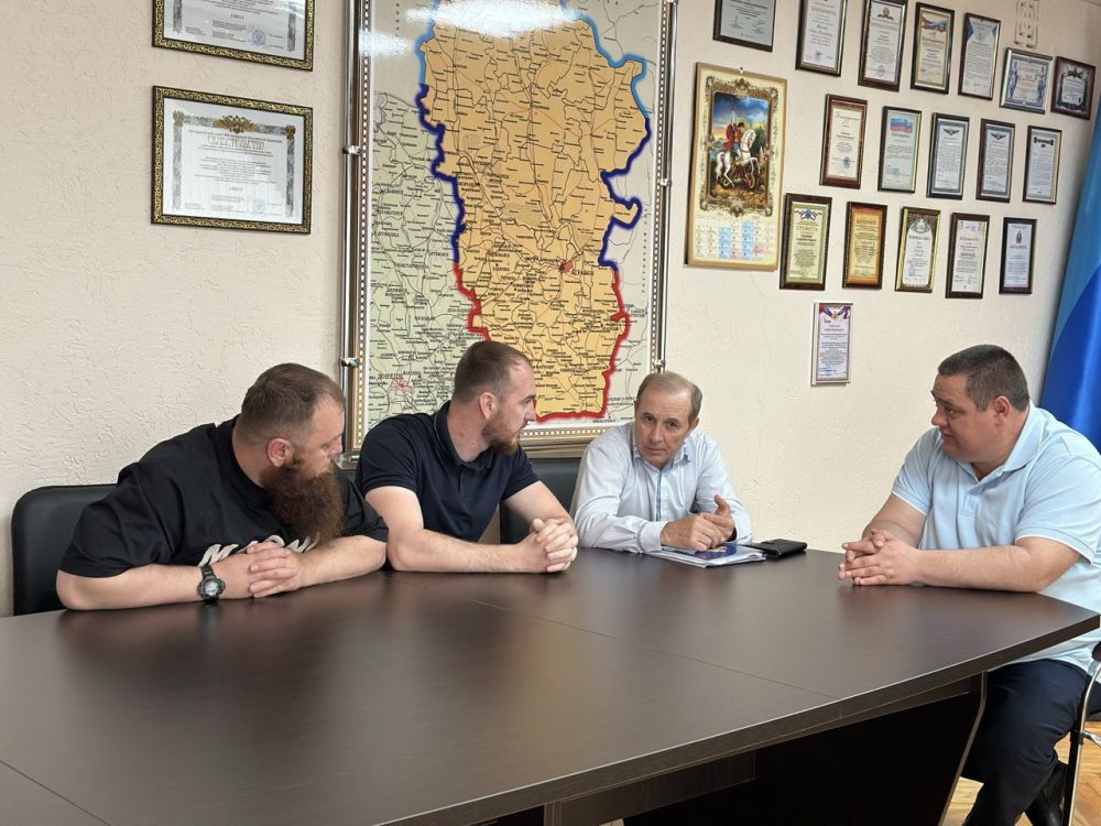 Андрей Рубанцов: Сегодня провёл рабочую встречу с представителями подрядной организации, которая выполняет капитальный ремонт кровель в многоквартирных домах нашего городского округа