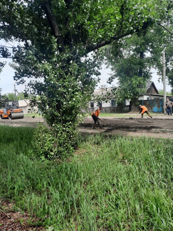 Андрей Рубанцов: Сегодня коммунальщиками ведутся работы по выравниванию грунтовой дороги на Киевский ул.30 лет Победы