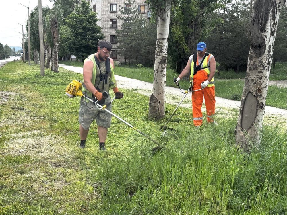Сергей Колягин: Как и планировалось, дорожники подрядной организации ООО «ПРОЕКТСРОЙ» приступили к благоустройству участка дороги общего пользования регионального значения 43 ОП РЗ 43К-17 Первомайск – Попасная, проходящего...