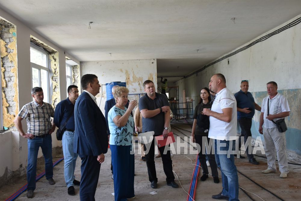 Сенатор РФ от ЛНР Ольга Бас посетила объект капитального ремонта ГБОУ ЛНР «Белореченская СШ»