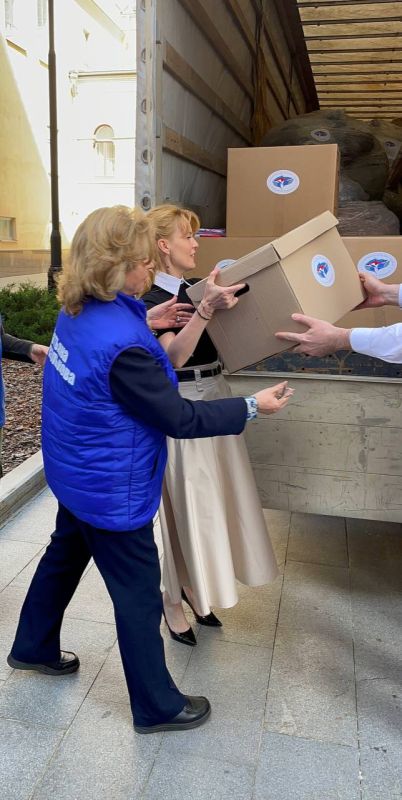 Помощь есть. И она рядом