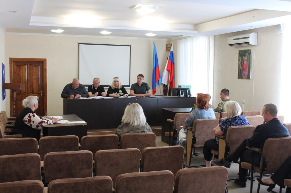 26 мая 2025 года состоялось десятое заседание комиссии по делам несовершеннолетних и защите их прав, посвященное ключевым аспектам защиты прав и интересов подрастающего поколения