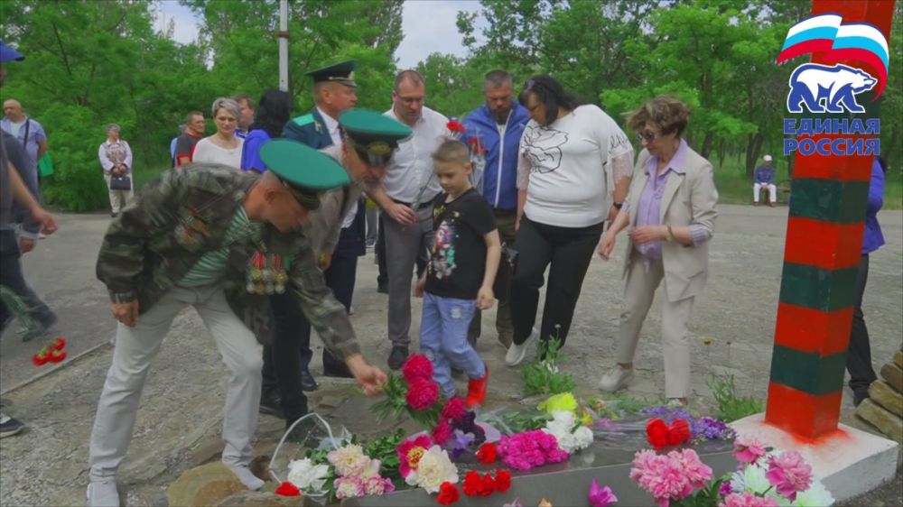 «Единая Россия» в Рубежном присоединилась к митингу в честь Дня пограничника