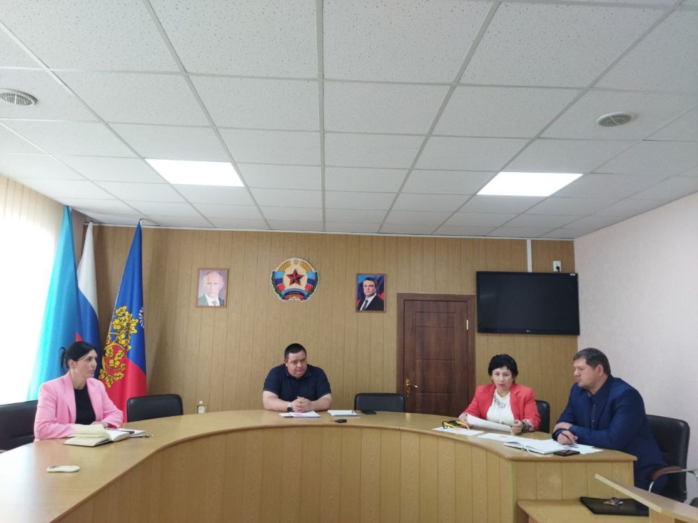 Андрей Рубанцов: Сегодня провел совещание с руководителями учреждений и организаций, подведомственных Администрации городского округа и руководителями муниципальных унитарных предприятий по вопросу информирования граждан о...