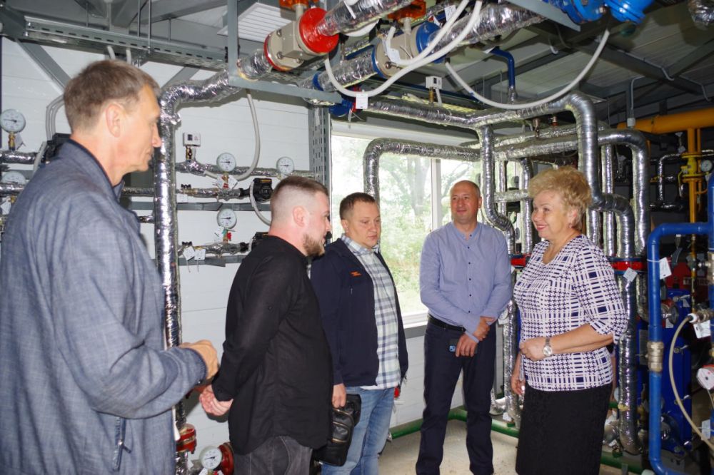 Сергей Крамаренко: Сегодня в Металлисте состоялась встреча с сенатором Российской Федерации, представителем от законодательного органа государственной власти Луганской Народной Республики Бас Ольгой Евгеньевной