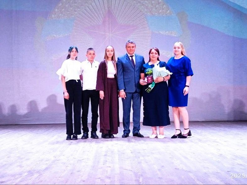 Сергей Колягин: Среди отмеченных Главой Луганской Народной Республики Леонидом Ивановичем Пасечником - многодетная семья Перестюк из города Первомайска