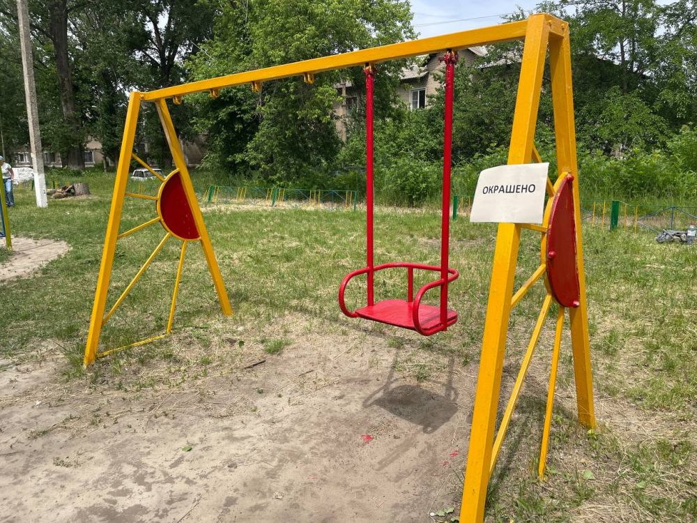 В Суходольске единороссы выполнили работы по благоустройству в местах отдыха и развлечения для детей.