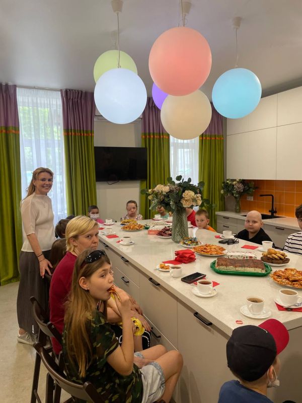 Дарья Лантратова: С Днем защиты детей приехали поздравить ребят, которые живут в «Добром доме»