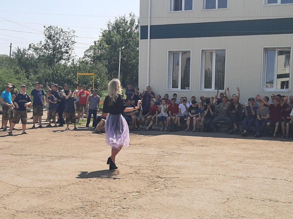 Андрей Рубанцов: Коллектив ДК им. Горького города Ровеньки посетил Ровеньковский дом-интернат для людей с особыми потребностями