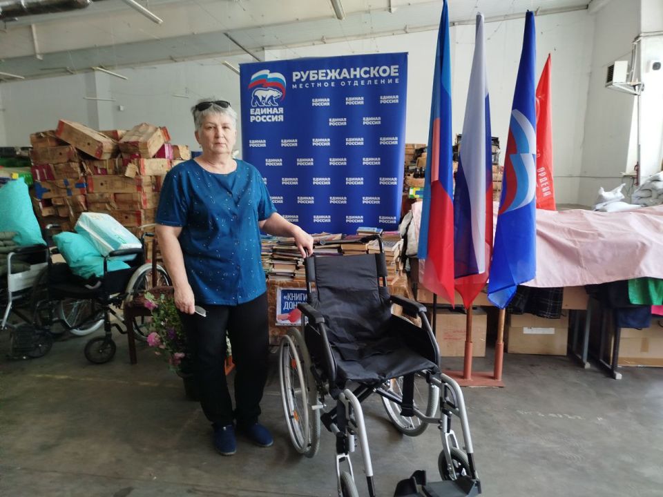 «Единая Россия» в Рубежном продолжает оказывать помощь маломобильным жителям города