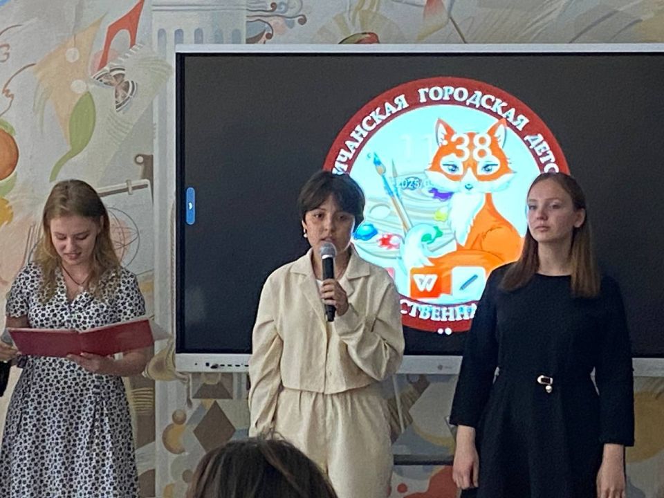 31 мая для учащихся художественной школы Лисичанска прозвенел «Последний звонок»