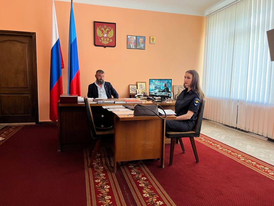 Олег Савченко: Совместно с врио начальника ОМВД России «Меловский», подполковником полиции Стукаловым Александром Юрьевичем и следователем СО ОМВД России «Меловский», лейтенантом юстиции Прядкой Валерией Евгеньевной, провели...