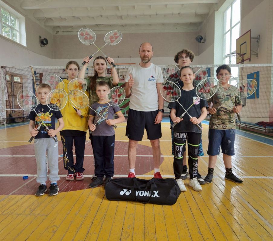 Бадминтон объединяет!!!. Лисичанская спортивная школа №1, выражает благодарность Федерация бадминтона Республики Татарстан, а также Павловой Ольге Ивановне - заслуженному тренеру Российской Федерации, члену Общественной...