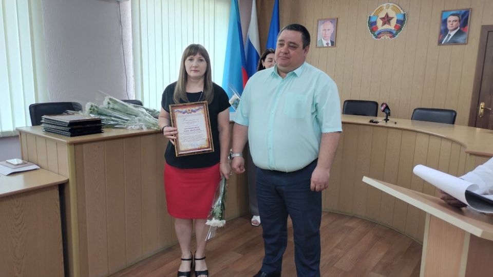 В преддверии профессионального праздника Дня социального работника в Администрации городского округа город Ровеньки состоялось торжественное собрание