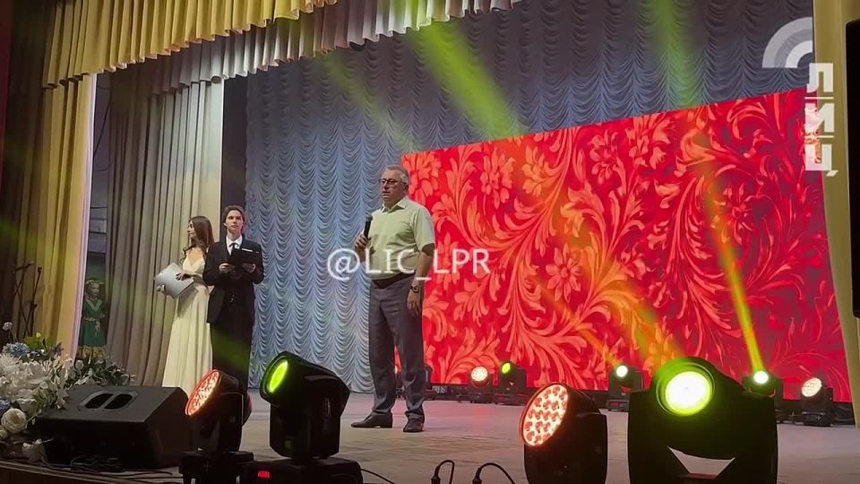 ��������������� ����� ������� ���� � �������� ��������� ������ � �������� ����� 250 ����������, ���������, �������� � �������������� �������� ����� � ���������� �� ���� ������������� ������� ���