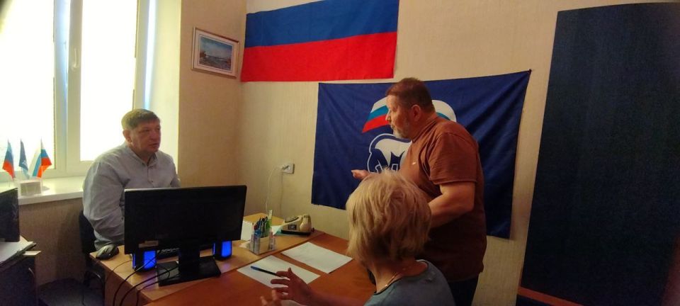 На этой недели приемы граждан города Лисичанска провели депутаты Совета: