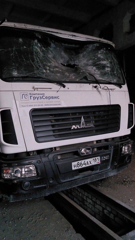 Киевские боевики продолжают воевать с мусоровозами в Кременной