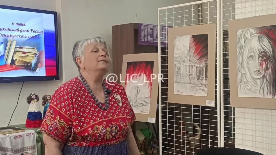 Рукодельница Наталья Петченко провела для детей мастер-класс по изготовлению куклы-мотанки, приуроченный ко Дню рождения Александра Пушкина и Дню русского языка