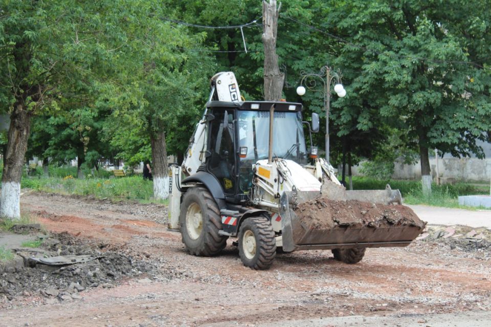 Сергей Козенко: В Молодогвардейске выполняются масштабные дорожные работы в рамках специального инфраструктурного проекта, которые направлены на улучшение состояния одной из ключевых артерий города — улицы Ленина