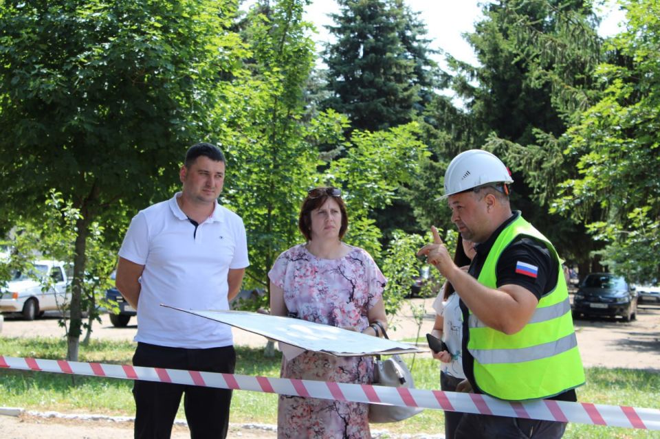 Елена Столбенко, начальник отдела по реализации национальных проектов Минстрой ЛНР, посетила Белокуракинский муниципальный округ и проинспектировала ход работ по реализации проектов ФКГС по благоустройству общественных...