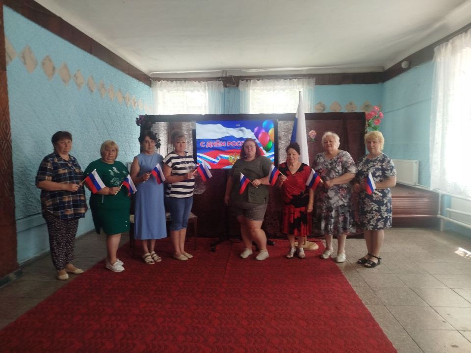 Тематический час «Люблю тебя, моя Россия» прошел в Запорожье