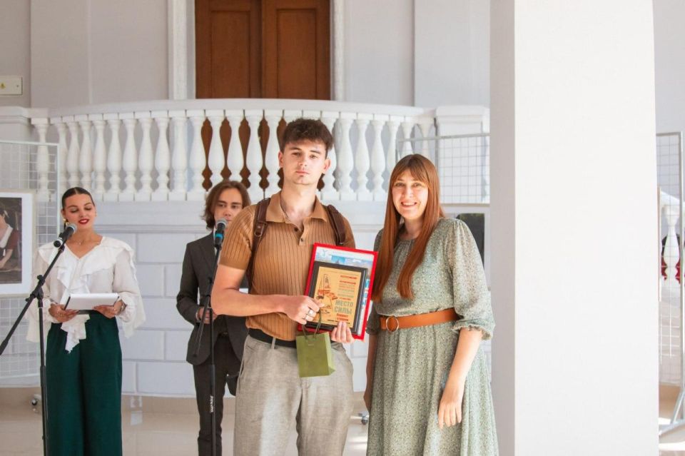 Это твоё «Место силы». В ЛГАКИ в имени Михаила Матусовского подвели итоги Всероссийского молодежного патриотического конкурса-пленэра живописных произведений и пленэрной фотографии «Место силы»