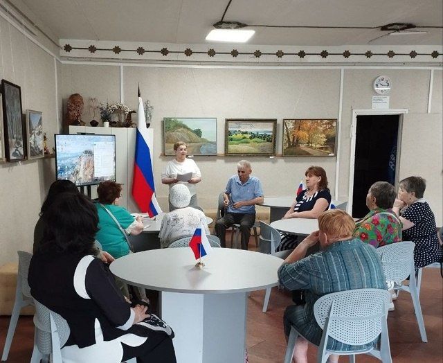 В Кировском историко-художественном музее состоялась образовательная программа «Россия - славная наша держава», посвященная Дню России