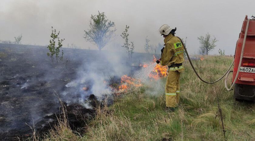 МЧС предупреждает о чрезвычайной пожароопасности в ЛНР с 11 по 12 июня