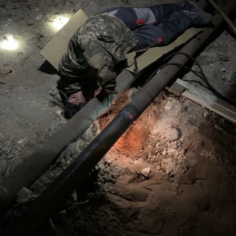 Луганский филиал Единой управляющей компании провел ремонт трубопровода ц/о