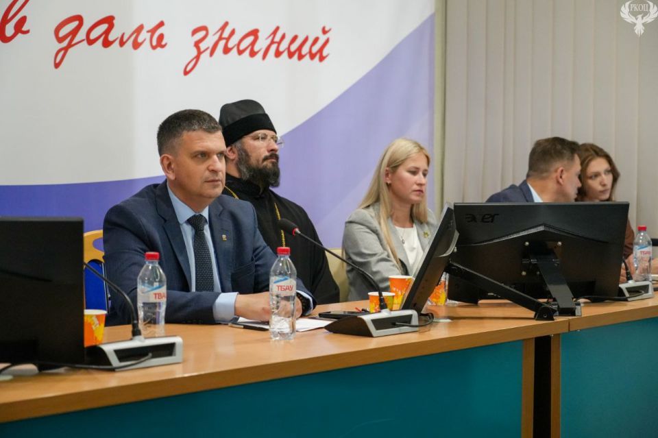 11 июня в ЛГУ им. В. Даля состоялся форум "Православная церковь Украины — инструмент шовинистической политики Киева"