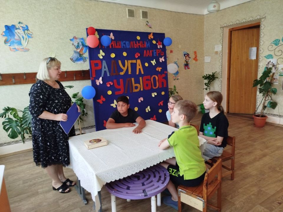 Педагоги Лутугинского Дома творчества принимают участие в работе пришкольных летних площадок