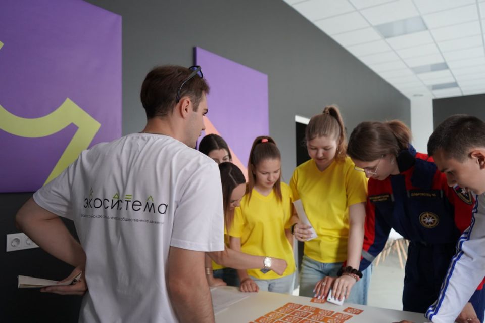 Планета в наших руках. Совсем недавно открытый Молодежный центр стал площадкой для сдачи экологических нормативов, посредством заданий квеста ЭкоГТО в рамках Всероссийской экологической акции «Марафон зеленых дел», в котором...