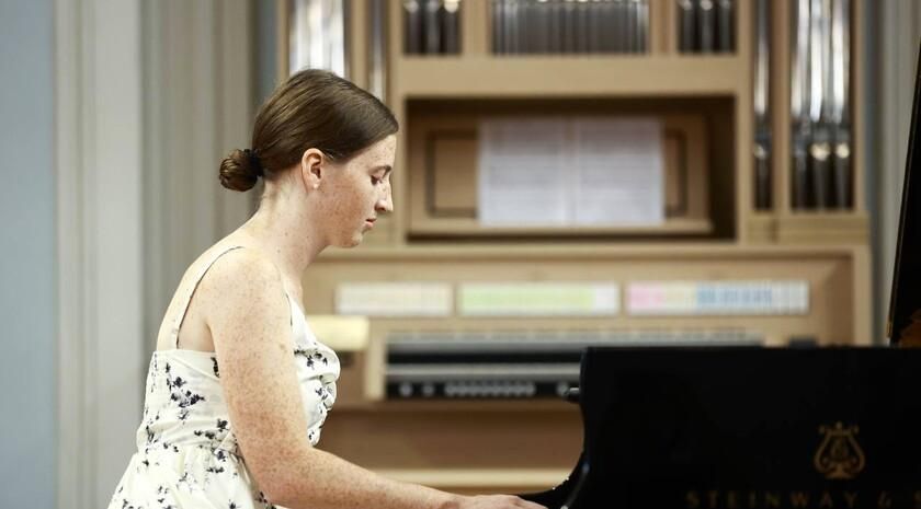 Пианистка из ЛНР Анастасия Андронова в беседе с ЛИЦ назвала Школу-фестиваль «Донбасский экспресс» местом, где каждый музыкант может получить поддержку внимание, любовь и вдохновение