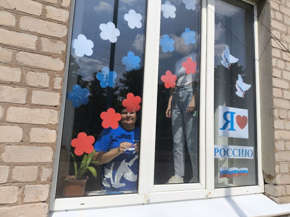 В Зимогорьевской школе прошла акция «Окна России»