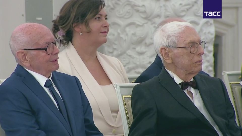 ������� �������� ������ � ��������������, ���������� ���� ������������ �������� � ��� �� ����� ��������� ����� �����