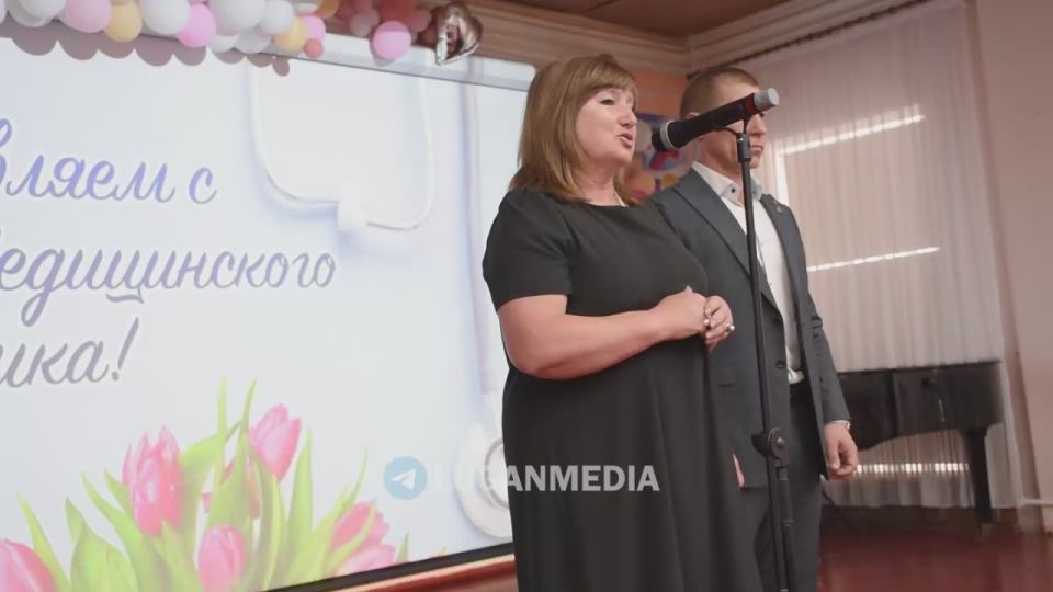 В преддверии Дня медицинского работника в Детской школе искусств города Первомайска чествовали медицинских работников округа