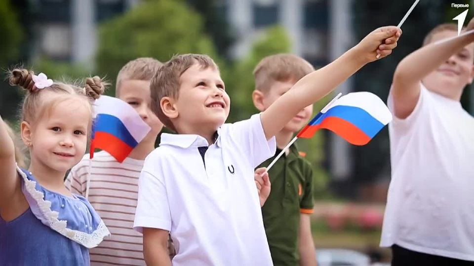 Константин Бутримов: С чего начинается Родина?. Стихотворение нашего знаменитого соотечественника, советского поэта Михаила Матусовского, в 1968 году стало основой для песни Вениамина Баснера «С чего начинается Родина?»...