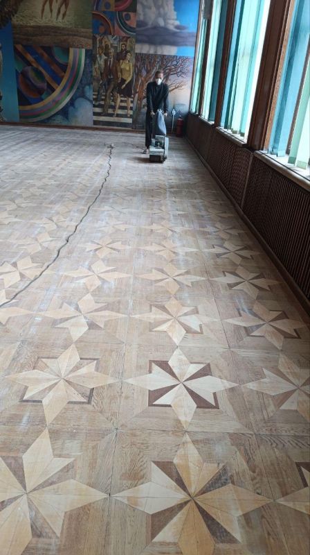 Андрей Рубанцов: В Ровеньках проводится обновление интерьера дискозала во Дворце культуры имени Горького