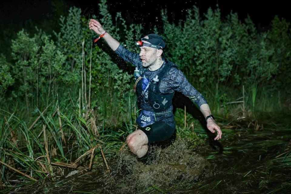 5 часов 40 минут. Именно столько понадобилось луганскому спортсмену Алексею Наконечному, чтобы преодолеть дистанцию в 50 км на VII ночном ультрамарафоне Crazy Owl 50 Ультрамарафон прошел на этих выходных в Псковской области...