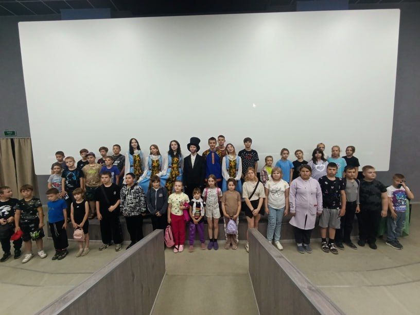 Пришкольные площадки продолжают радовать детей Краснодонского муниципального округа