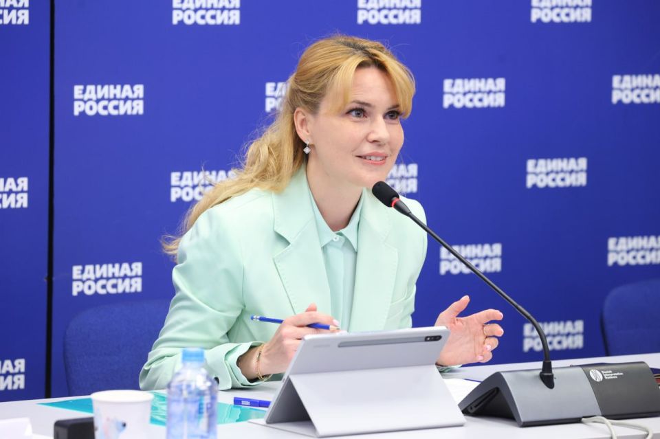 Дарья Лантратова: С коллегами-однопартийцами запустили школу поддержки жен и матерей участников СВО «Жизнь после Победы»