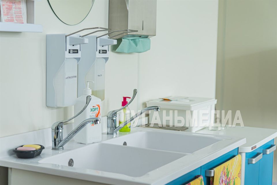 После капитального ремонта начала работу Луганская городская поликлиника № 12