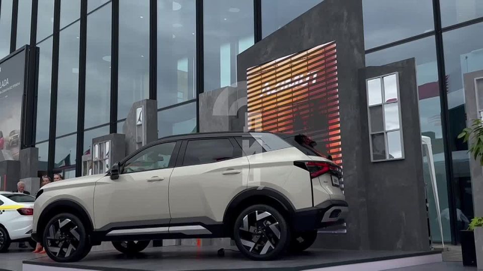 АвтоВАЗ на представил первый кроссовер собственной разработки