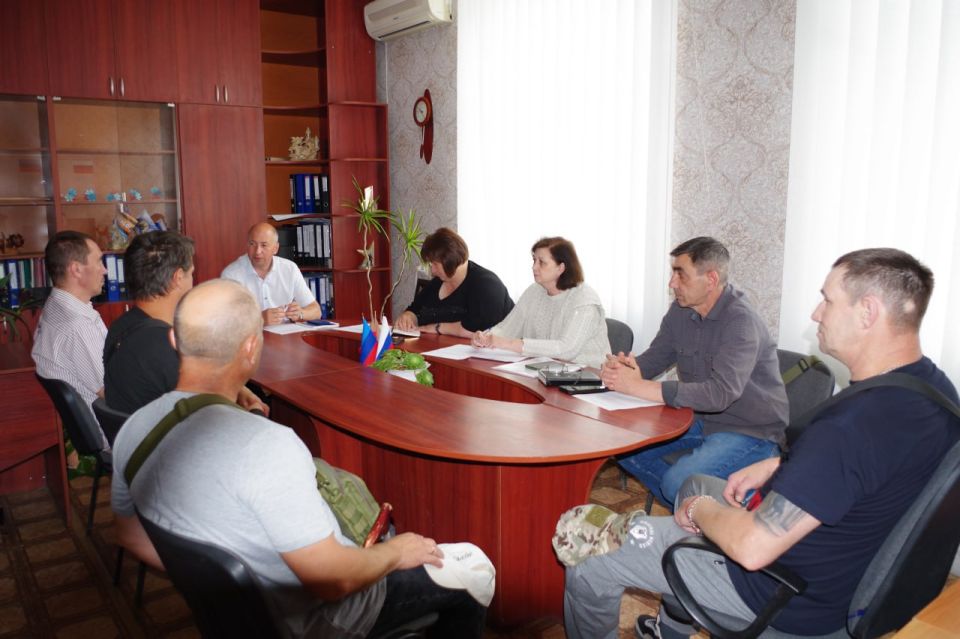 Сергей Крамаренко: Провел встречу с ветеранами боевых действий и участниками специальной военной операции в городе Зимогорье