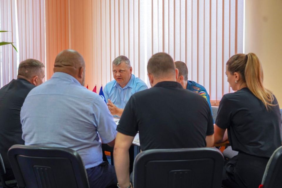 Исполняющий обязанности министра чрезвычайных ситуаций Луганской Народной Республики встретился с представителями Администрации Перевальского муниципального округа Луганской Народной Республики